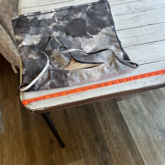 Lululemon Power Y Tank
White Coal Tinted Canvas Super size 8 - Picture 9 of 9